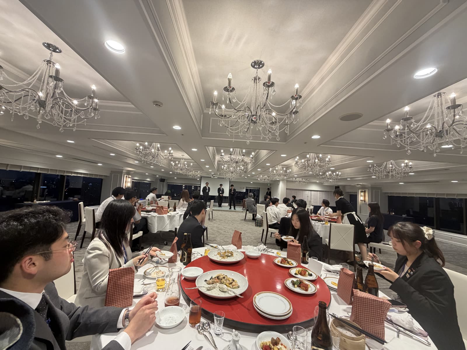 第2560地区ローターアクト地区大納会の集合写真